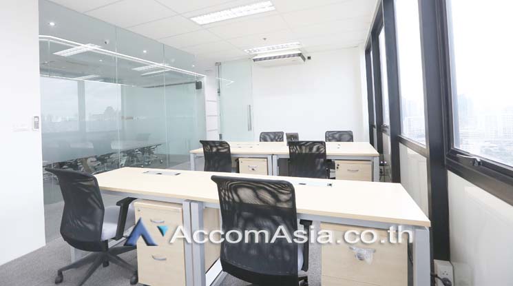  Office space For Rent in Sukhumvit, Bangkok  near BTS Ekkamai (AA15941)